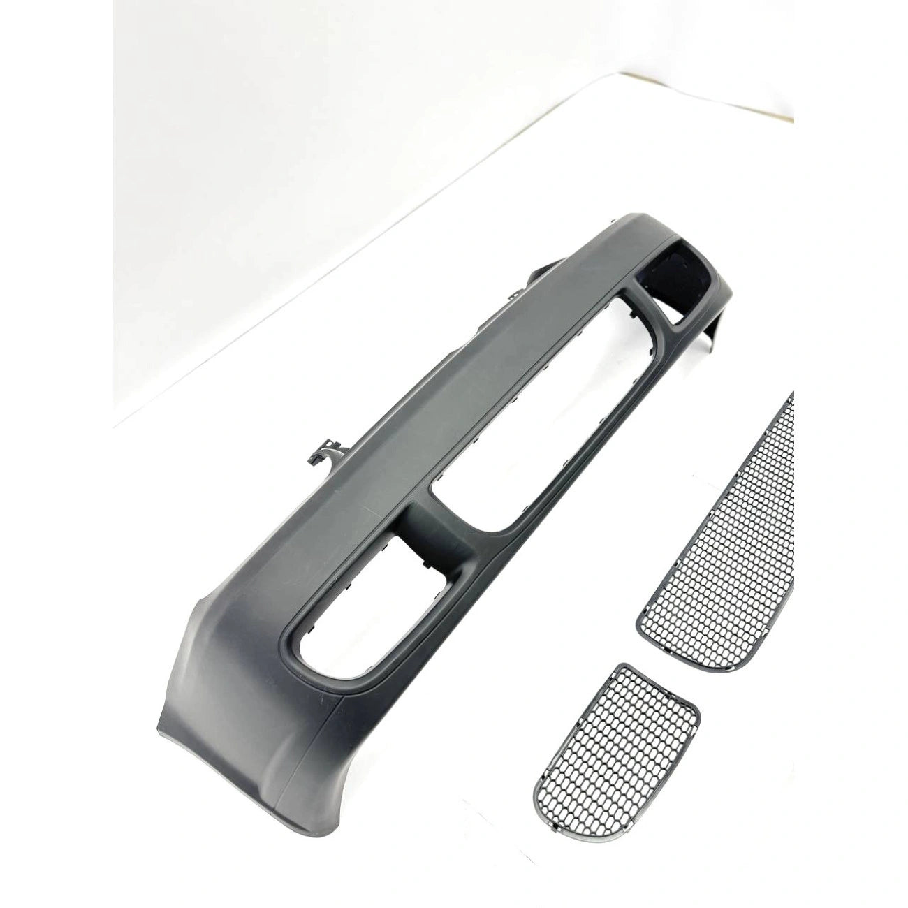 Front Bumper for Volkswagen Golf 4 (1997-2003) in R32 style