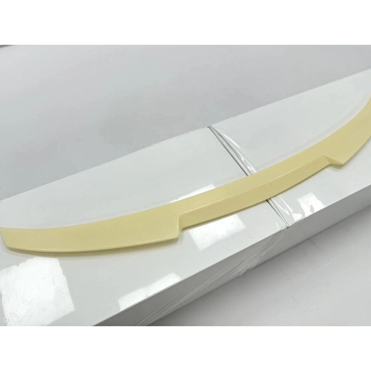 Spoiler klapy bagażnika w stylu M4 do BMW serii 3 F30 (2011-2018)