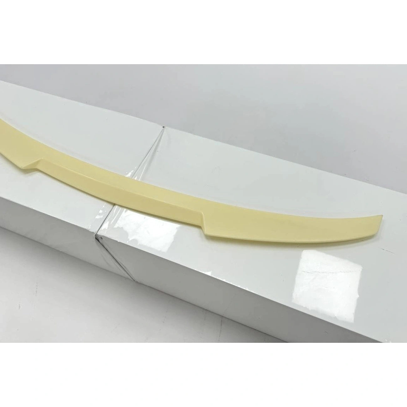 Spoiler klapy bagażnika w stylu M4 do BMW serii 3 F30 (2011-2018)