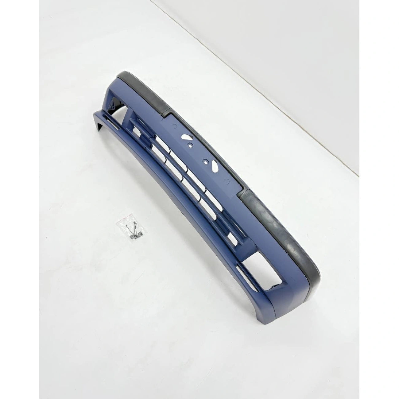 Front bumper BMW 5-Series E34 (1987-1995) in M-Tech style