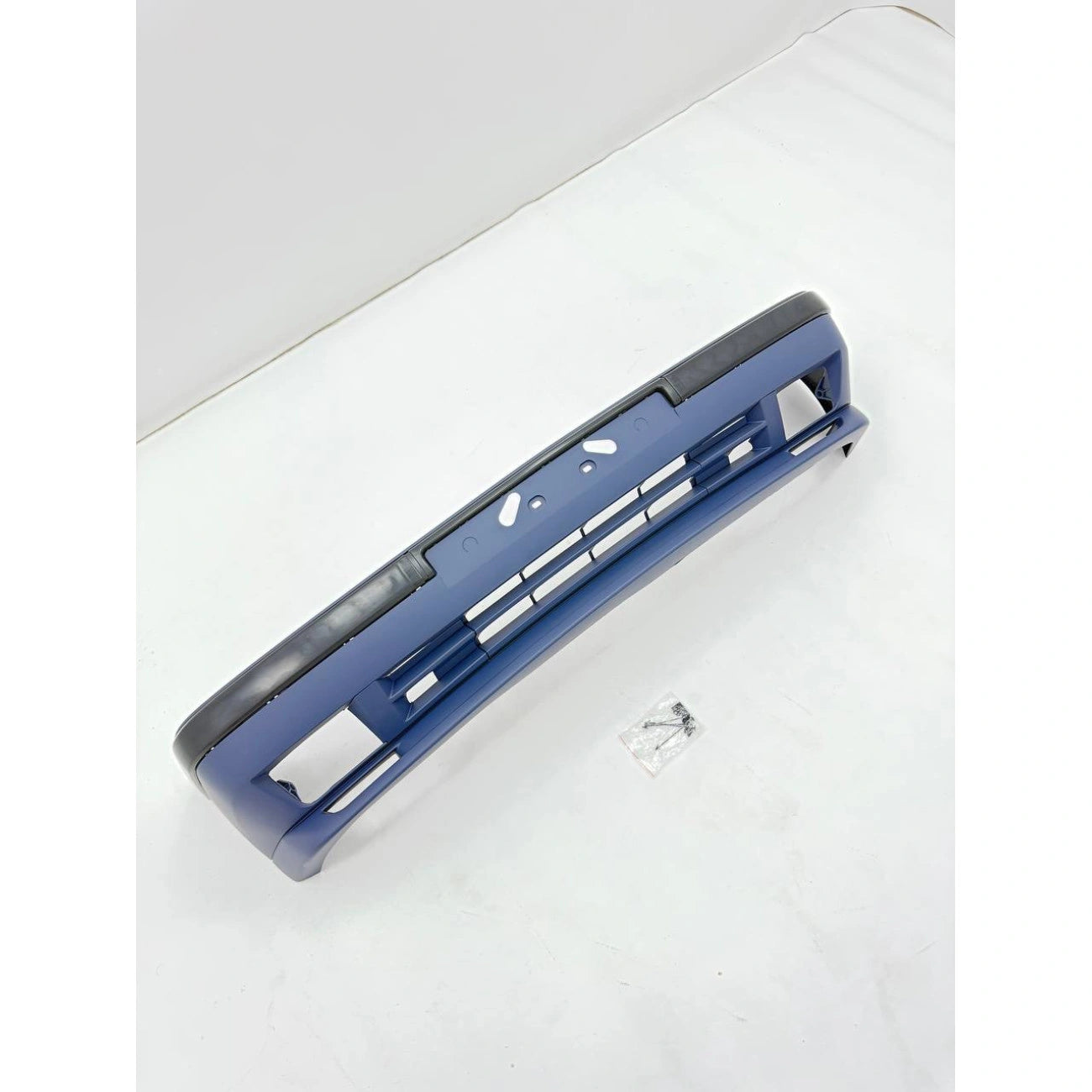 Front bumper BMW 5-Series E34 (1987-1995) in M-Tech style