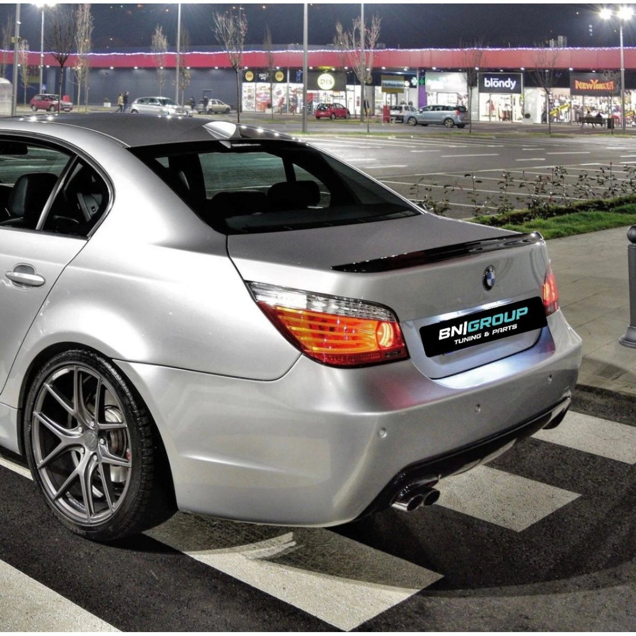 Diffuser for one outlet on the left side in M-Tech style for BMW 5-Series E60 (2003-2010)