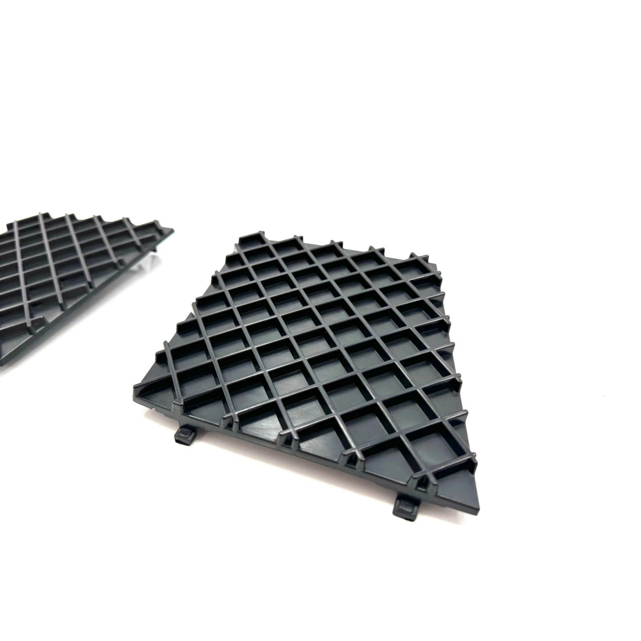 Side Grilles in the Central Lower Mesh for BMW 5-Series E60/E61 (2003-2010) in M-Tech / M Paket style